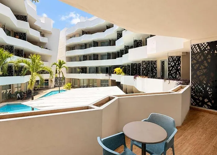 Dom wakacyjny Quiet Pool-view 1br Near 5th Avenue