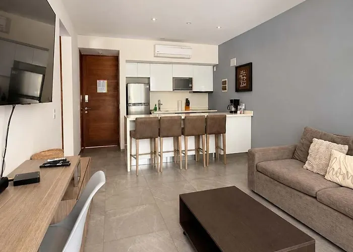 Quiet Pool-view 1br Near 5th Avenue * Playa del Carmen