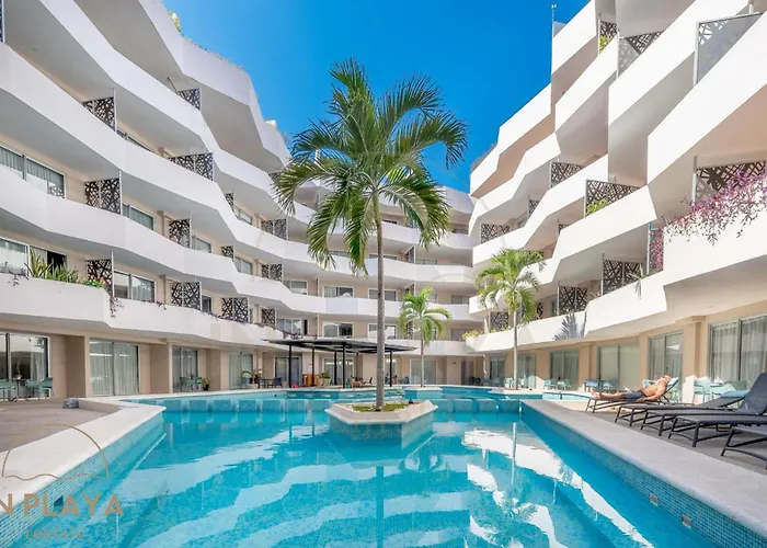 Quiet Pool-view 1br Near 5th Avenue *