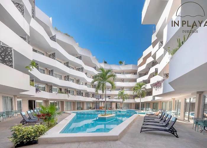 Quiet Pool-view 1br Near 5th Avenue *