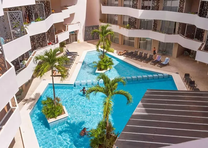 Quiet Pool-view 1br Near 5th Avenue Playa del Carmen